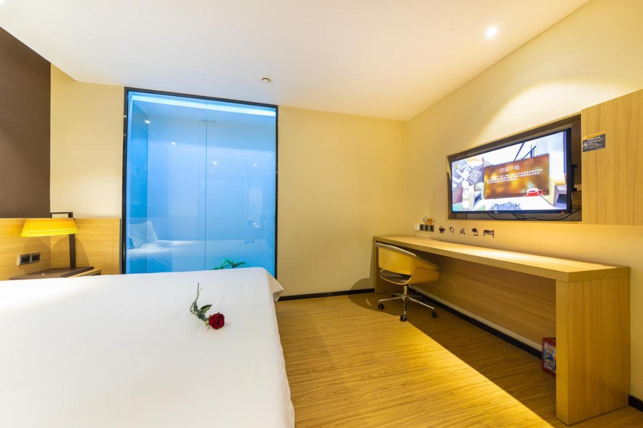 Iu Hotel Chongqing Jiefangbei Dış mekan fotoğraf