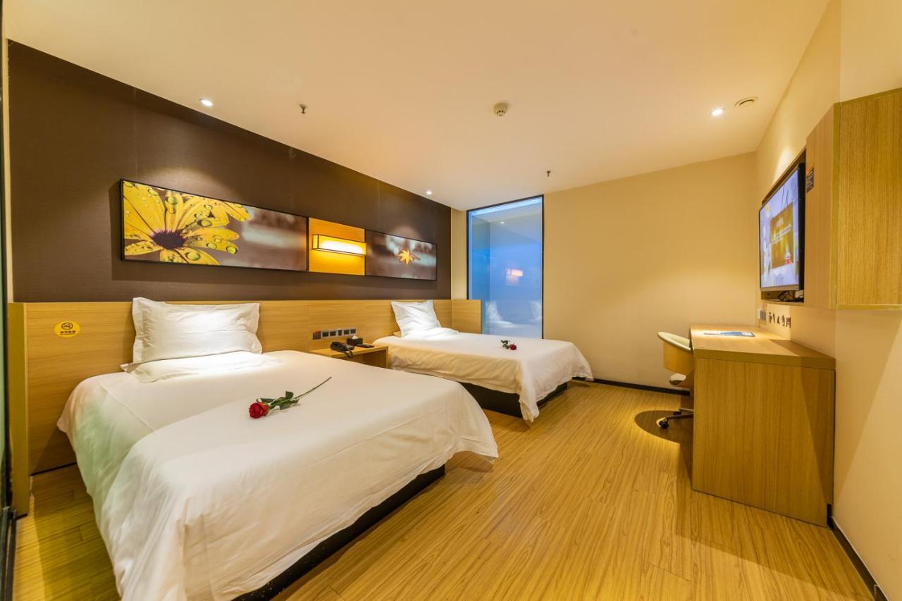 Iu Hotel Chongqing Jiefangbei Dış mekan fotoğraf